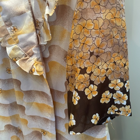 Vintage 1970s House Coat - Picture 3 of 10